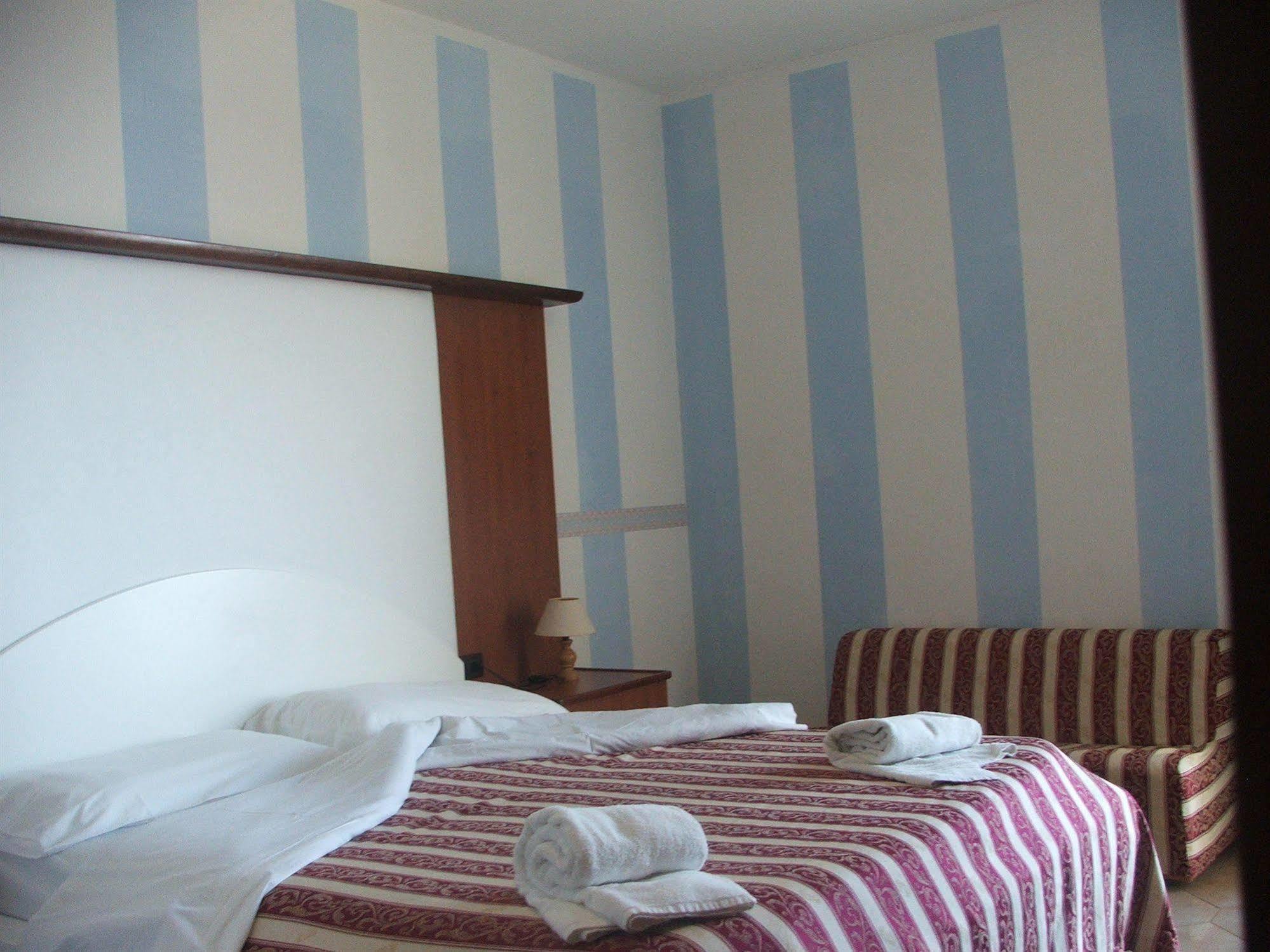 Hotel Vittorio Portopalo Di Capo Passero Dış mekan fotoğraf
